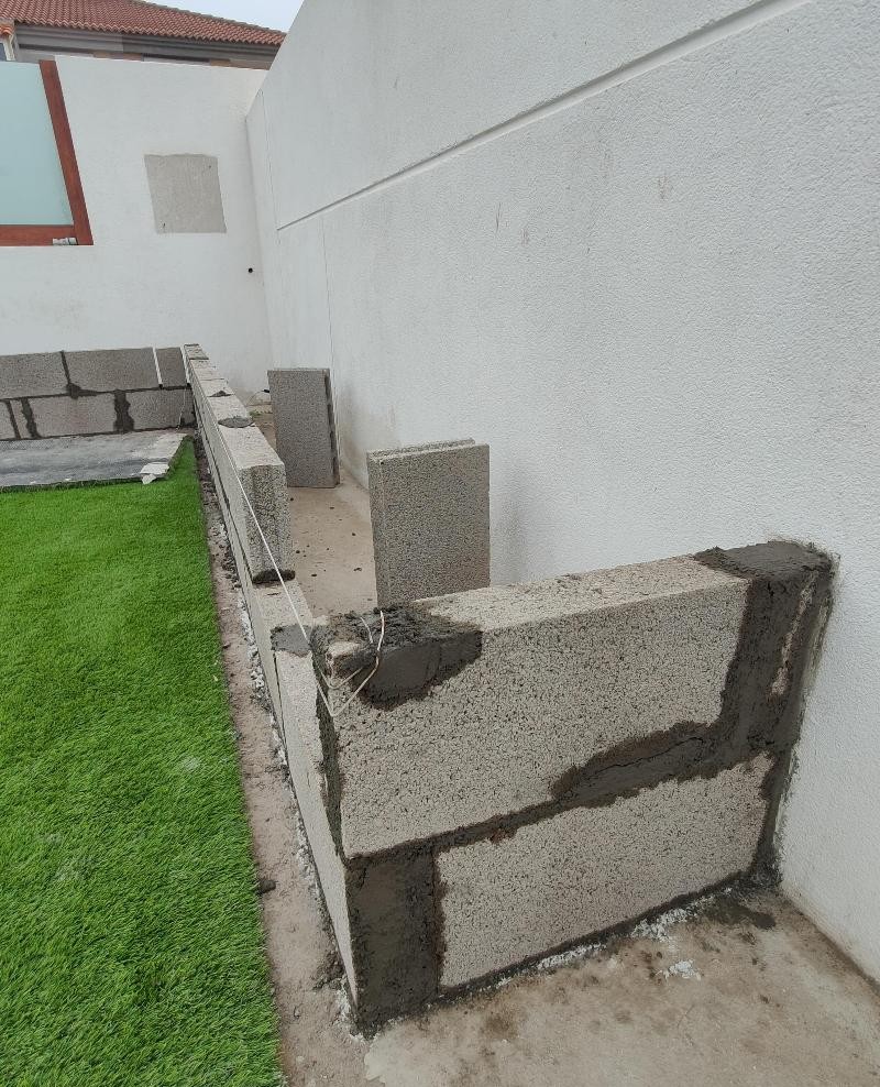 Espacio exterior reformado en Las Américas, Tenerife